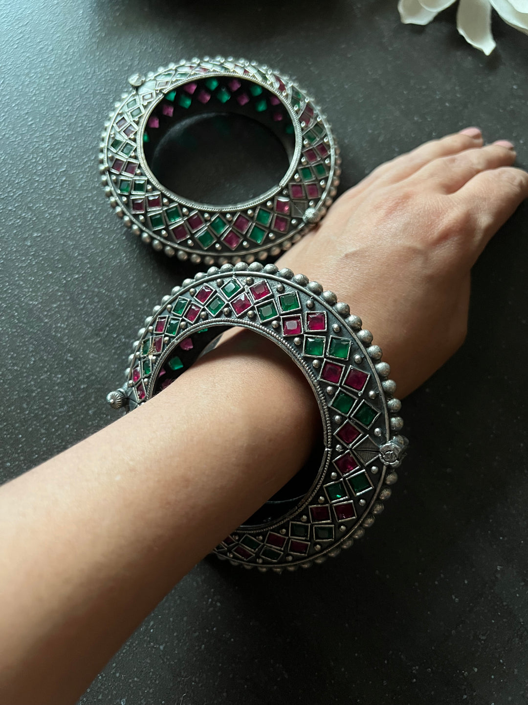 Antique Pacheli Kada