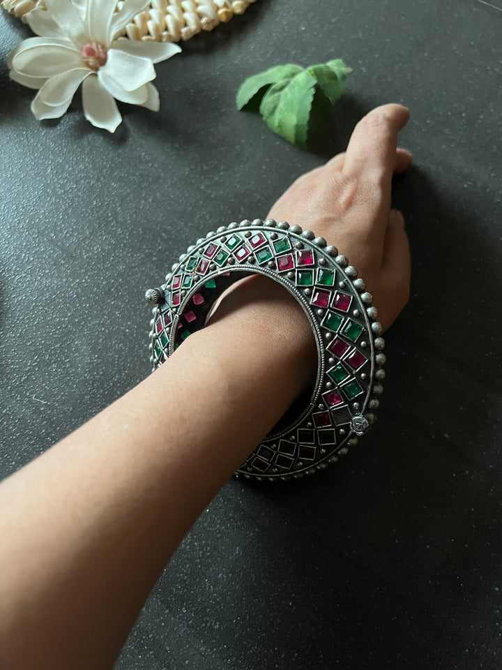 Antique Pacheli Kada