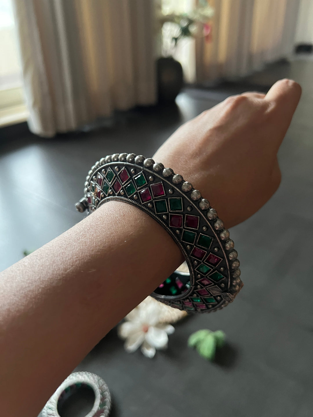 Antique Pacheli Kada