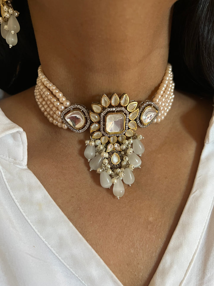 Exquisite Victorian Kundan Choker Necklace with Earrings - Timeless Elegance and Royal Charm