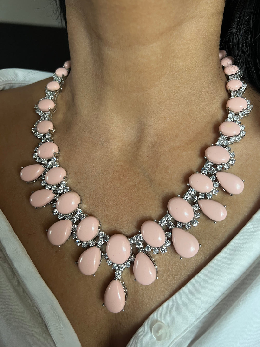 Elegant Statement Peach Coral Necklace Set – Premium Quality for Cocktail Evenings