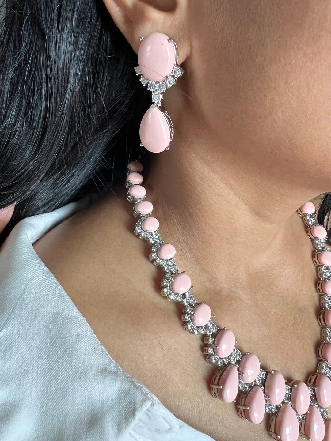 Elegant Statement Peach Coral Necklace Set – Premium Quality for Cocktail Evenings