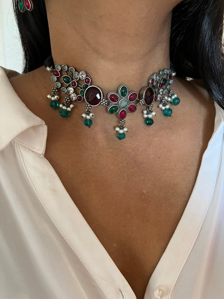 Vintage Multi-Coloured Choker with Earrings - Timeless Elegance!