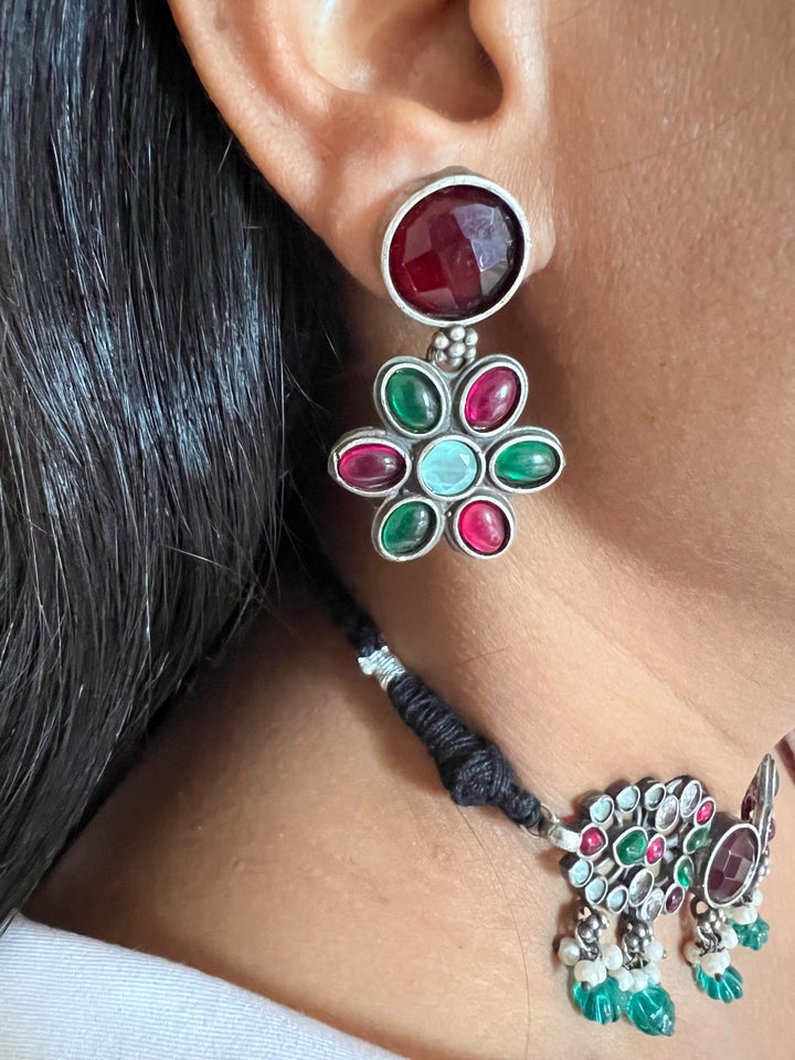 Vintage Multi-Coloured Choker with Earrings - Timeless Elegance!