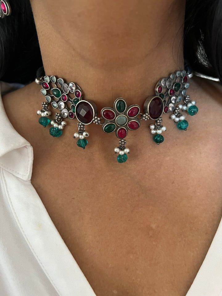 Vintage Multi-Coloured Choker with Earrings - Timeless Elegance!