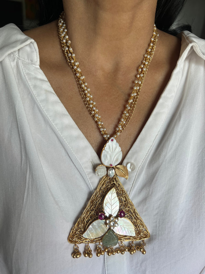 Statement Mother of Pearl Necklace Set - Premium Quality, Handcrafted Elegance