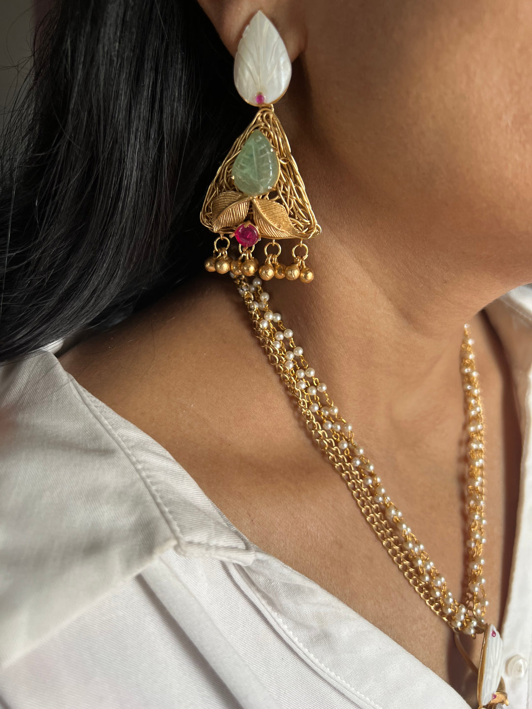 Statement Mother of Pearl Necklace Set - Premium Quality, Handcrafted Elegance