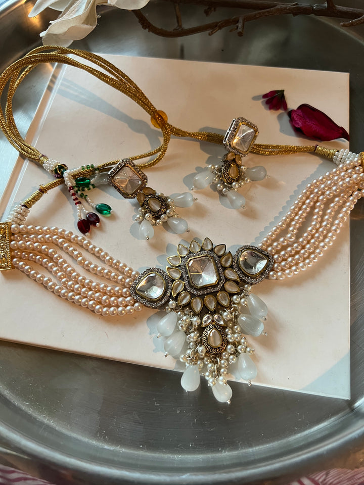 Exquisite Victorian Kundan Choker Necklace with Earrings - Timeless Elegance and Royal Charm