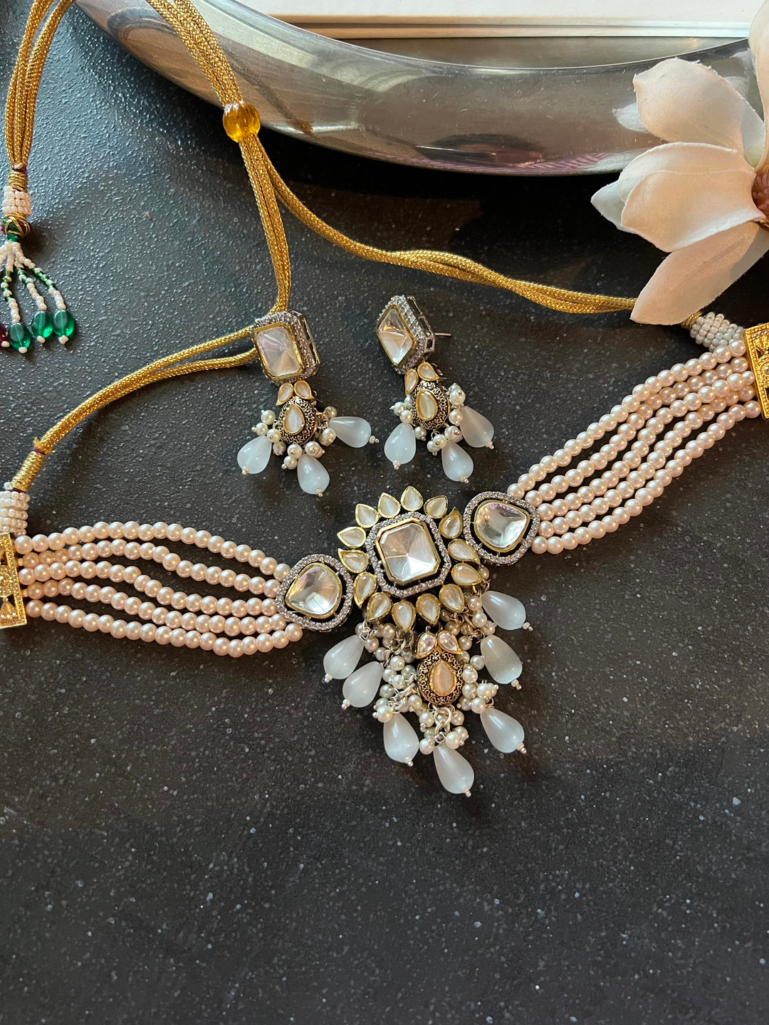 Exquisite Victorian Kundan Choker Necklace with Earrings - Timeless Elegance and Royal Charm