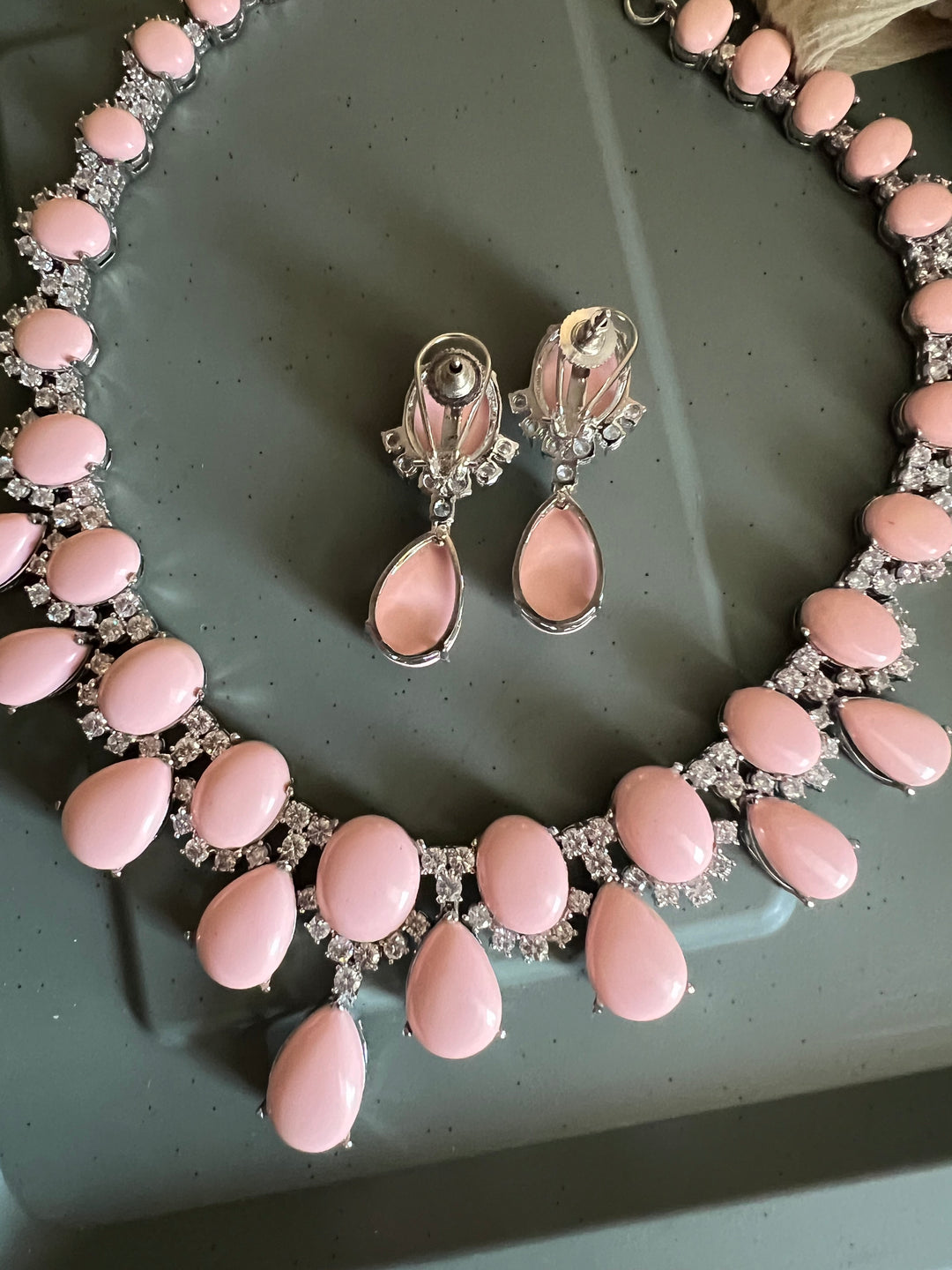 Elegant Statement Peach Coral Necklace Set – Premium Quality for Cocktail Evenings