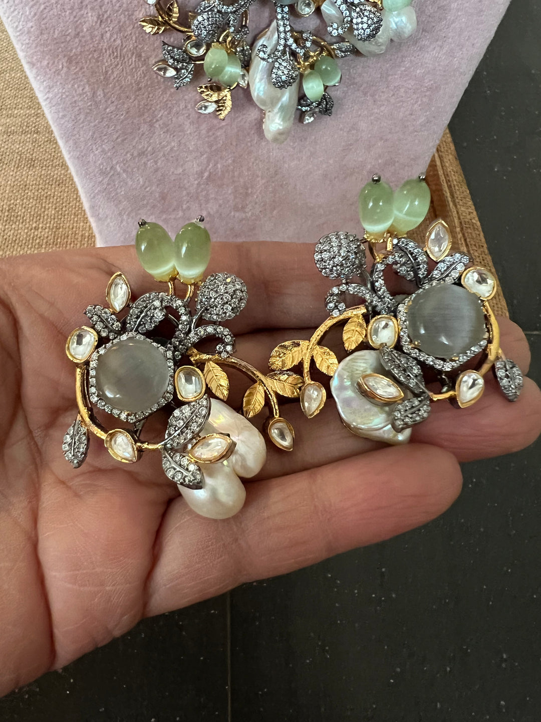 Exquisite Pendant Necklace Set - A Masterpiece of Elegance