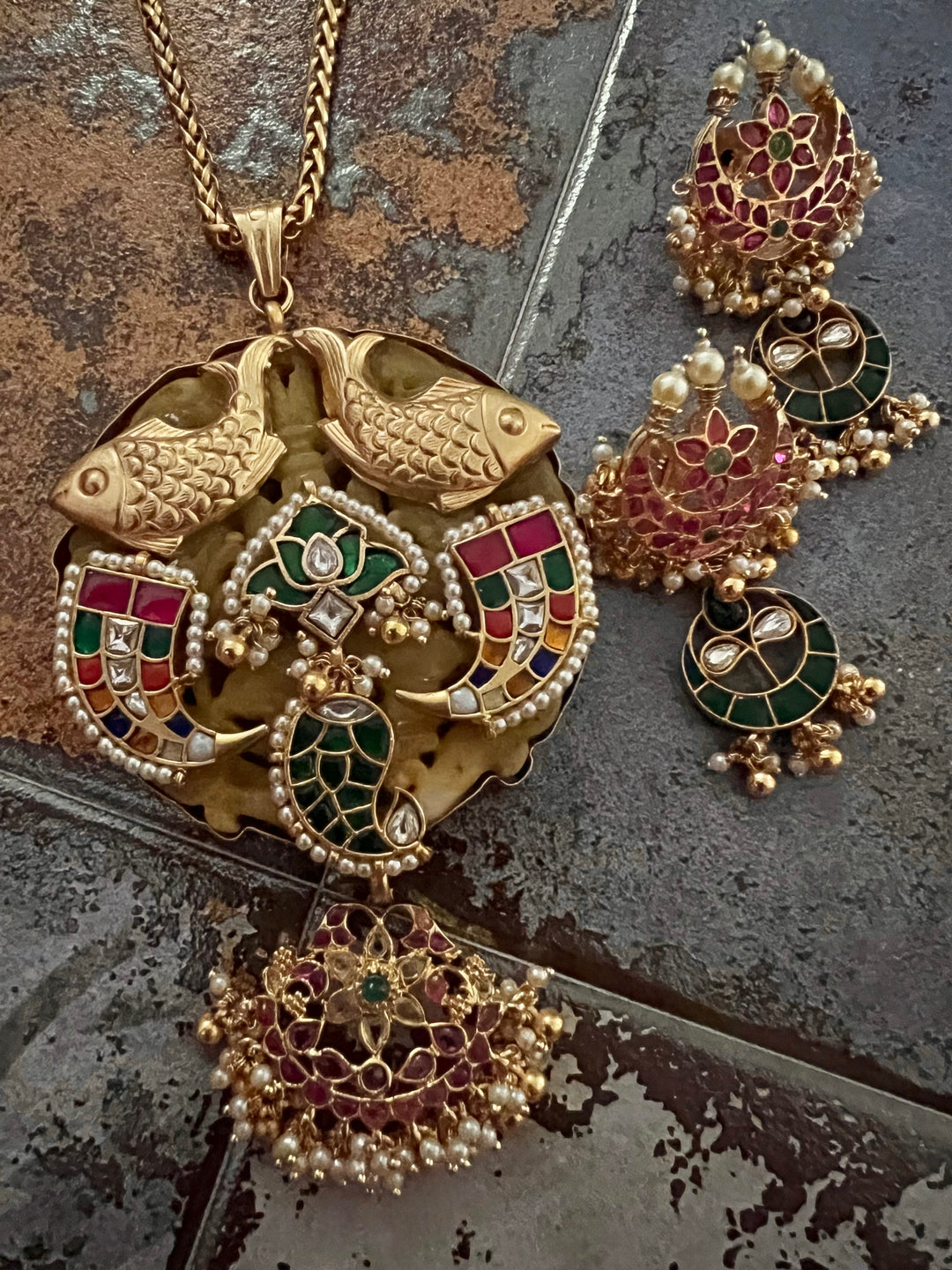 Exquisite Pendant Necklace Set - A Masterpiece of Elegance