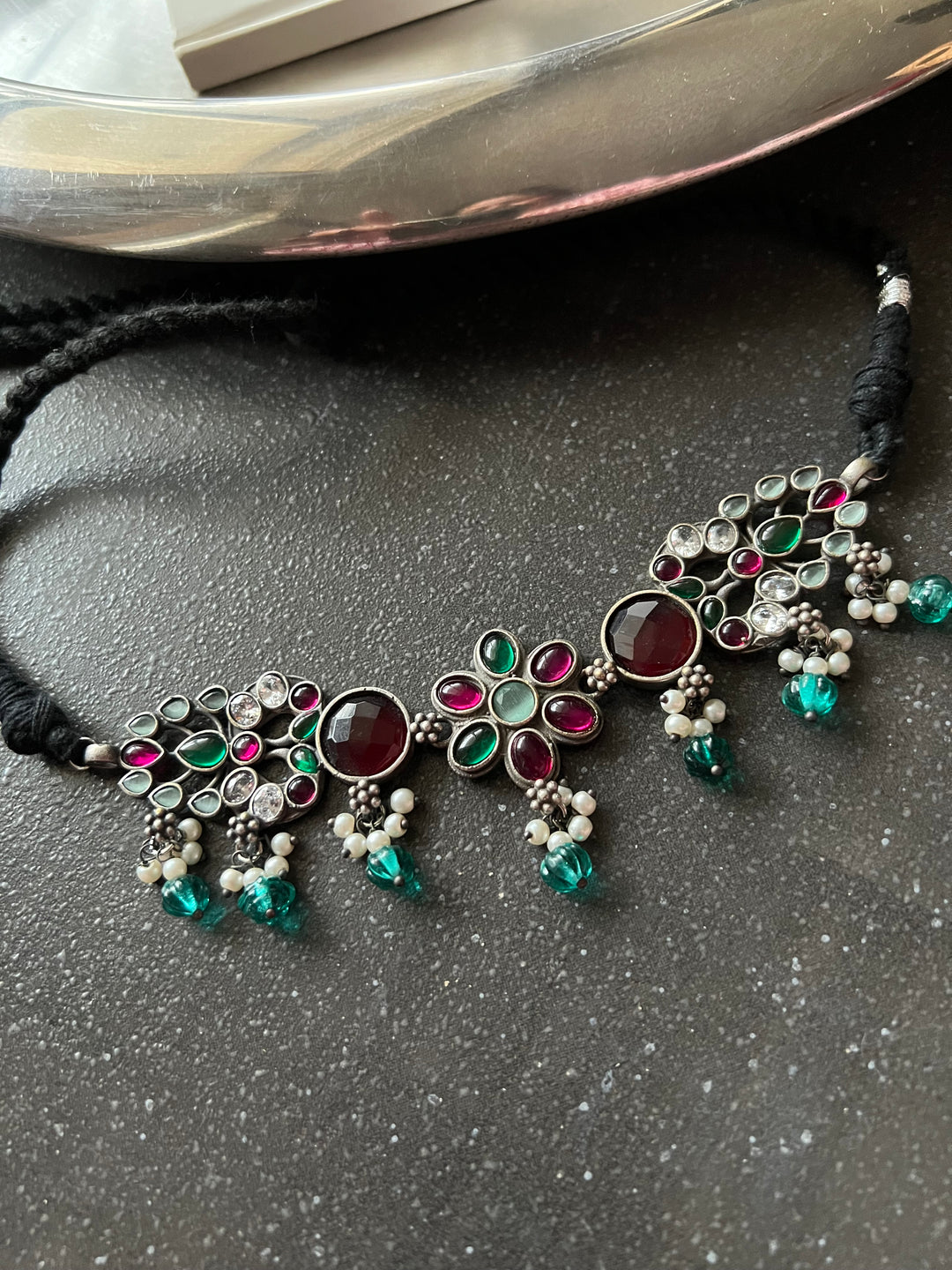 Vintage Multi-Coloured Choker with Earrings - Timeless Elegance!