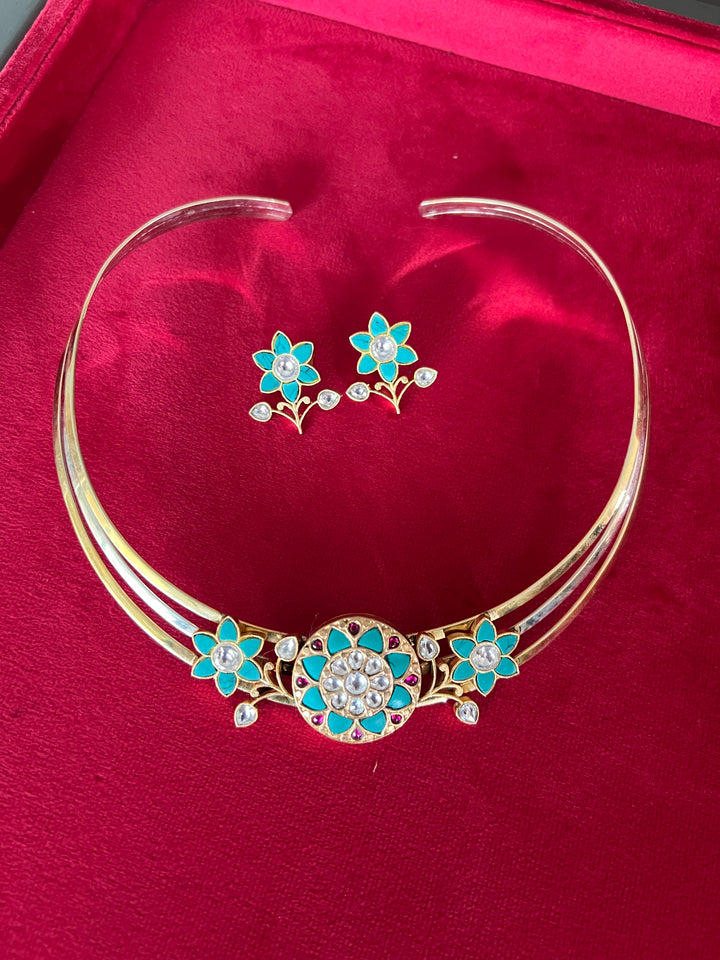 Silver Statement Hasli Necklace Set: Shine at Every Event