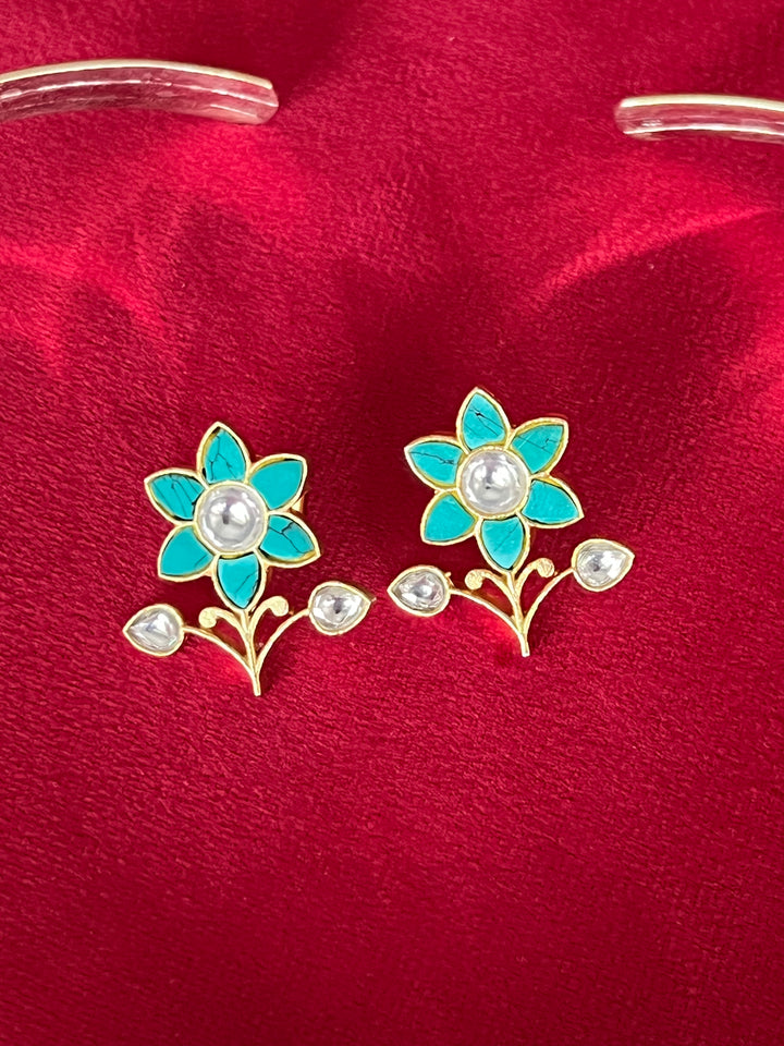 Silver Statement Hasli Necklace Set: Shine at Every Event