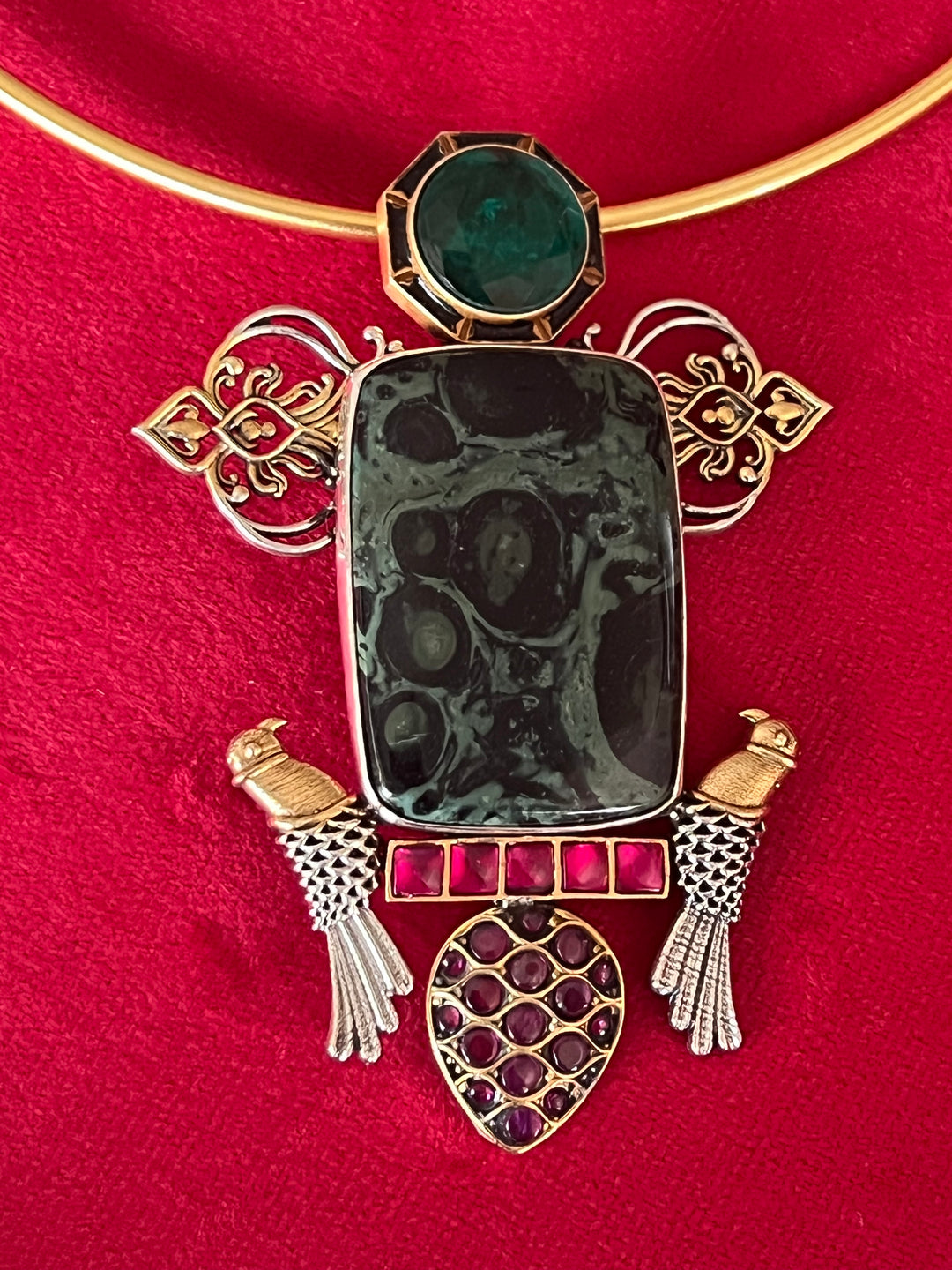 Silver Statement Hasli Necklace Set: Shine at Every Event