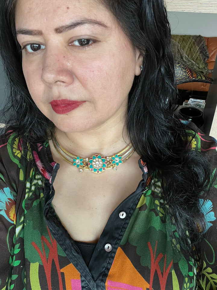 Silver Statement Hasli Necklace Set: Shine at Every Event