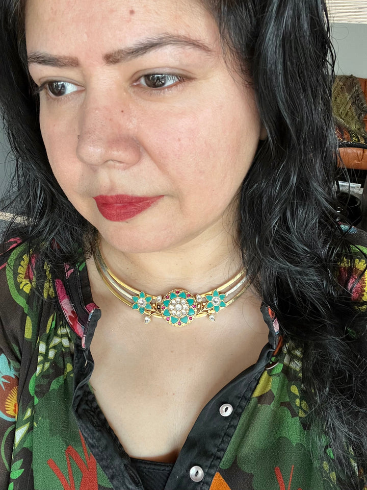 Silver Statement Hasli Necklace Set: Shine at Every Event