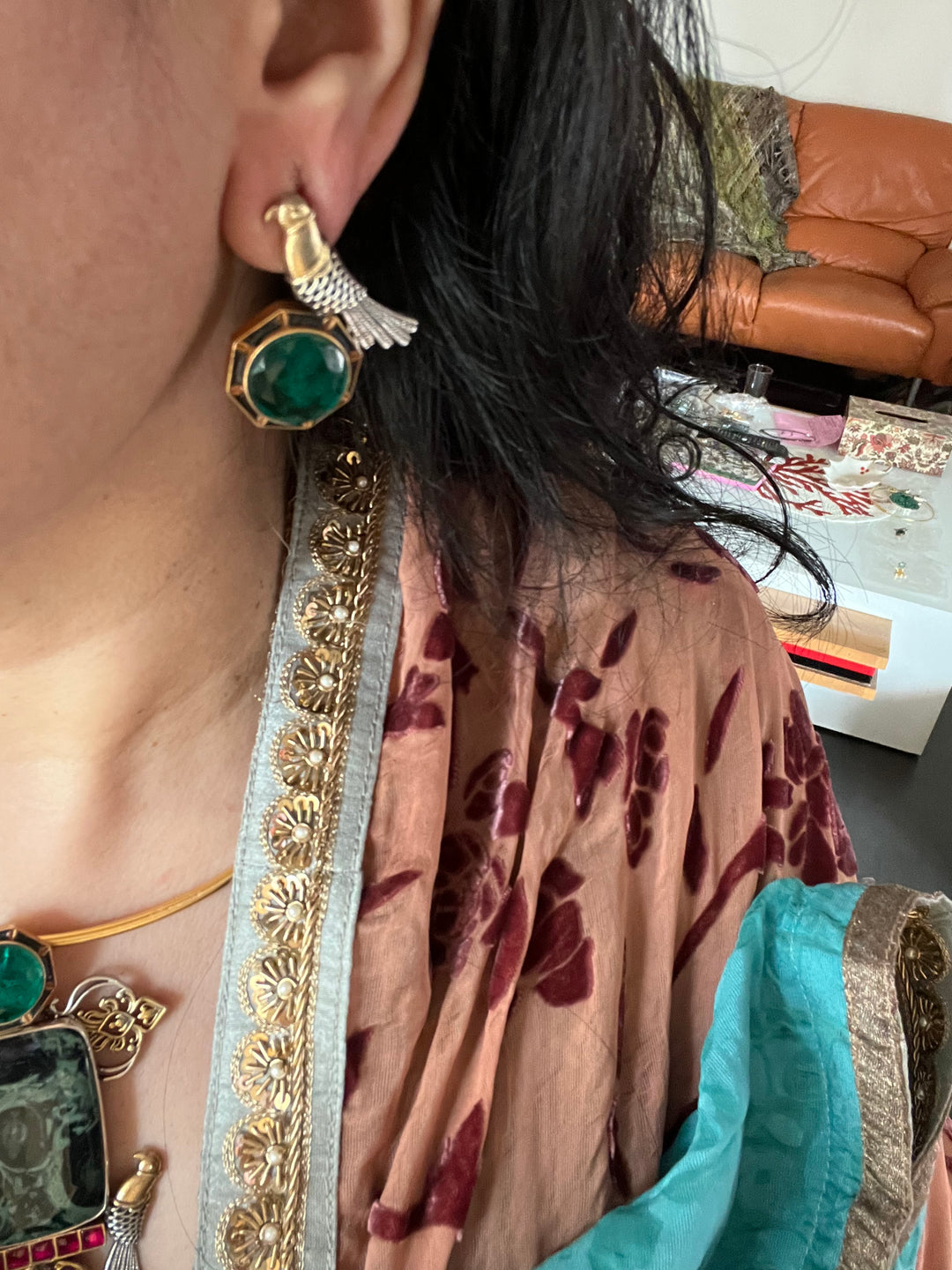 Silver Statement Hasli Necklace Set: Shine at Every Event