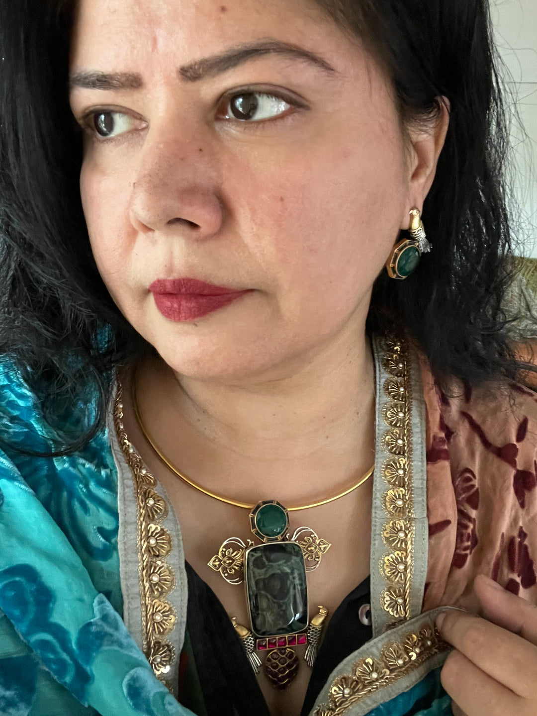 Silver Statement Hasli Necklace Set: Shine at Every Event