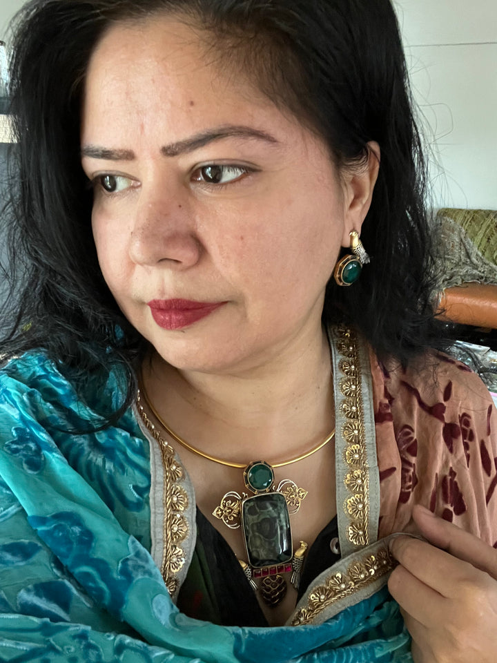 Silver Statement Hasli Necklace Set: Shine at Every Event