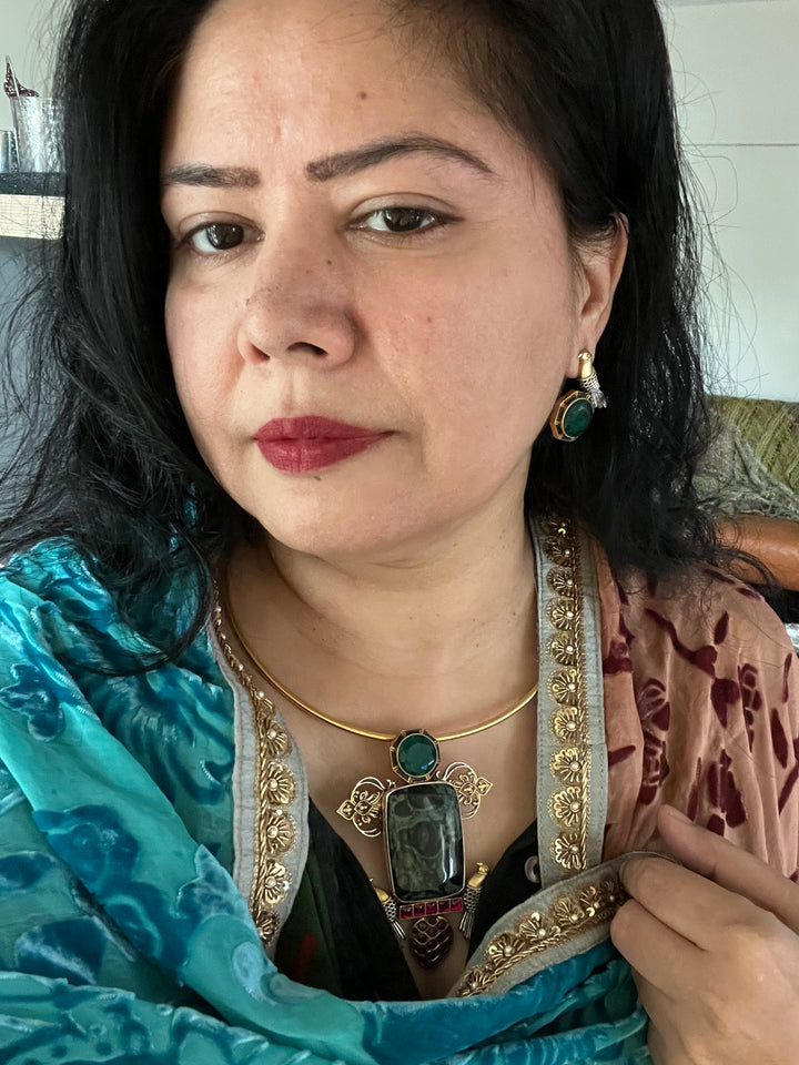 Silver Statement Hasli Necklace Set: Shine at Every Event