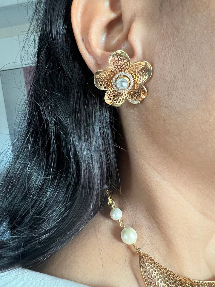 Exquisite Silver Kundan Polki Necklace Set with Carved Emerald Drop