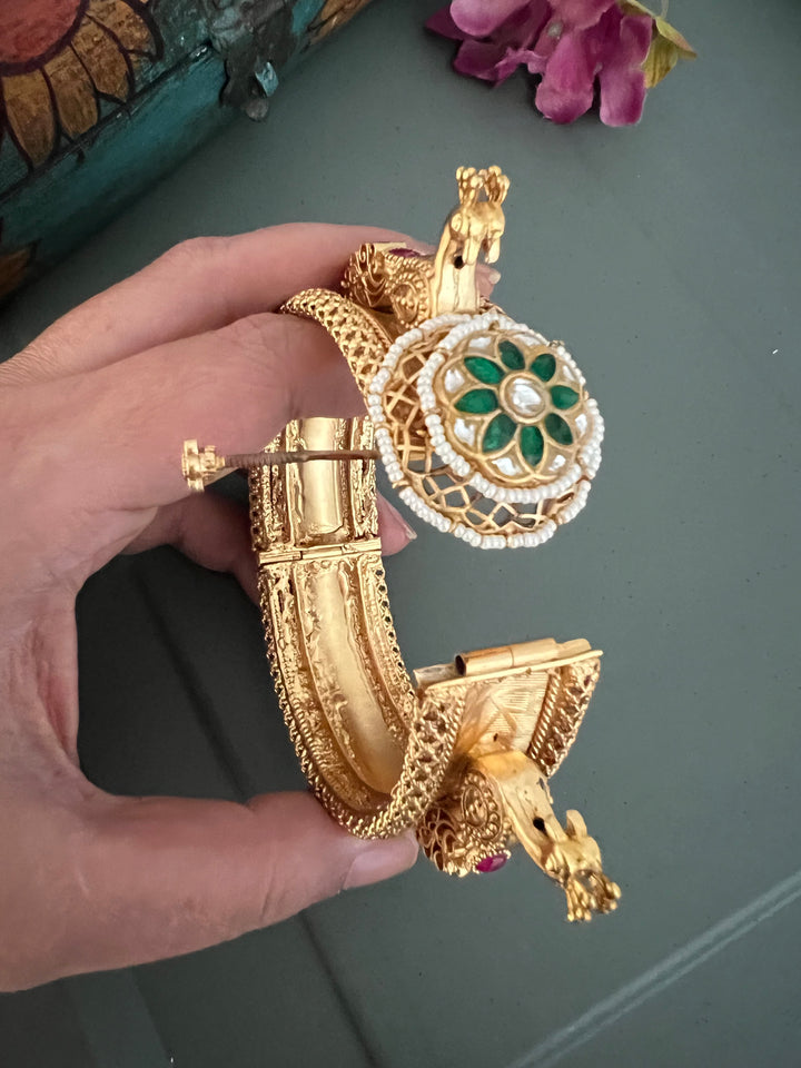 Vintage Twin Peacock Kada - Unparalleled Quality and Style