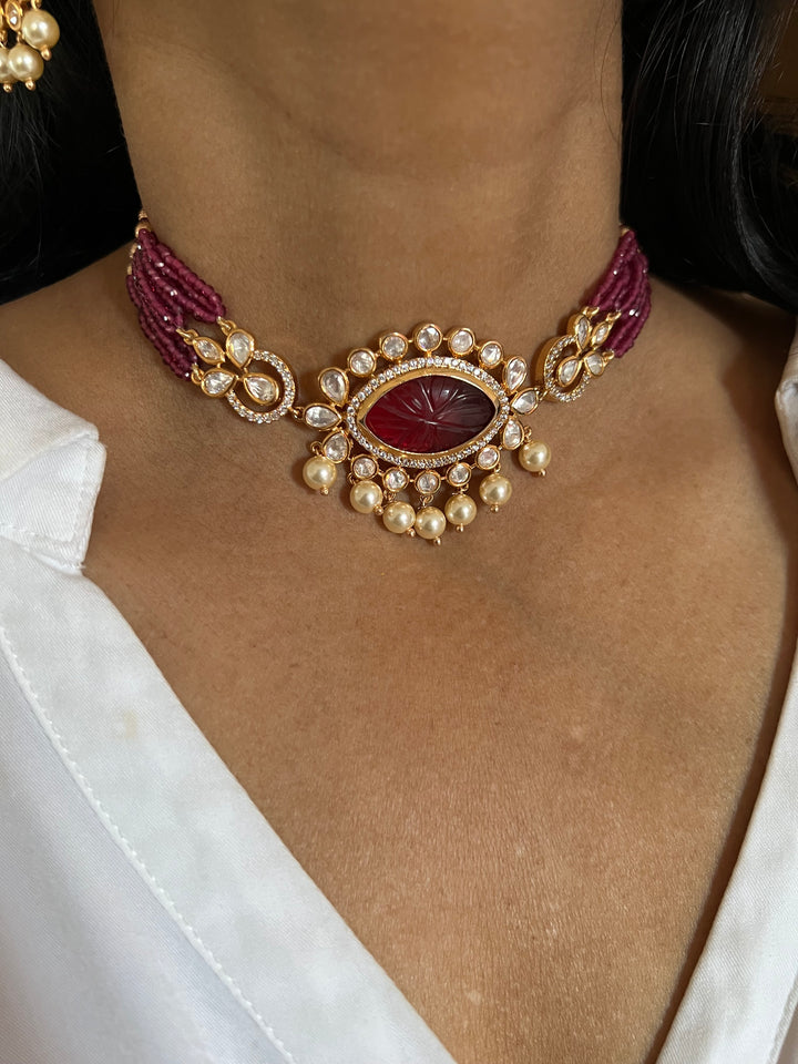 Red Kundan Choker with Earrings - Vintage Elegance