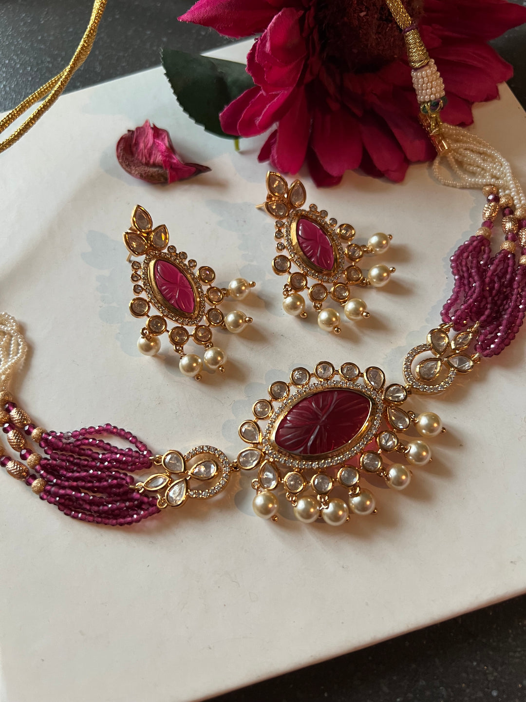 Red Kundan Choker with Earrings - Vintage Elegance