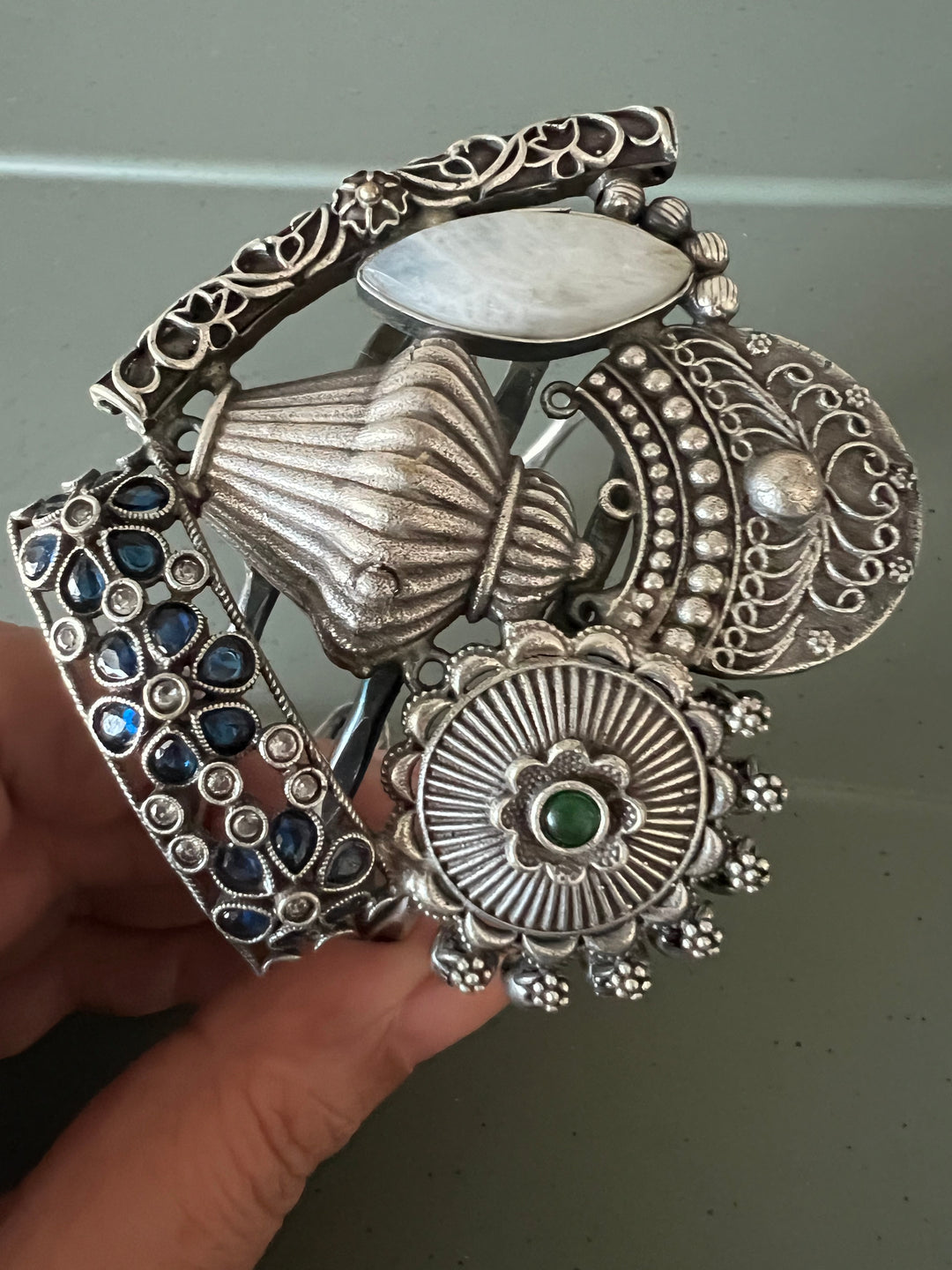 Elegant Fusion Handcuff - Premium Brass & Stone Craftsmanship