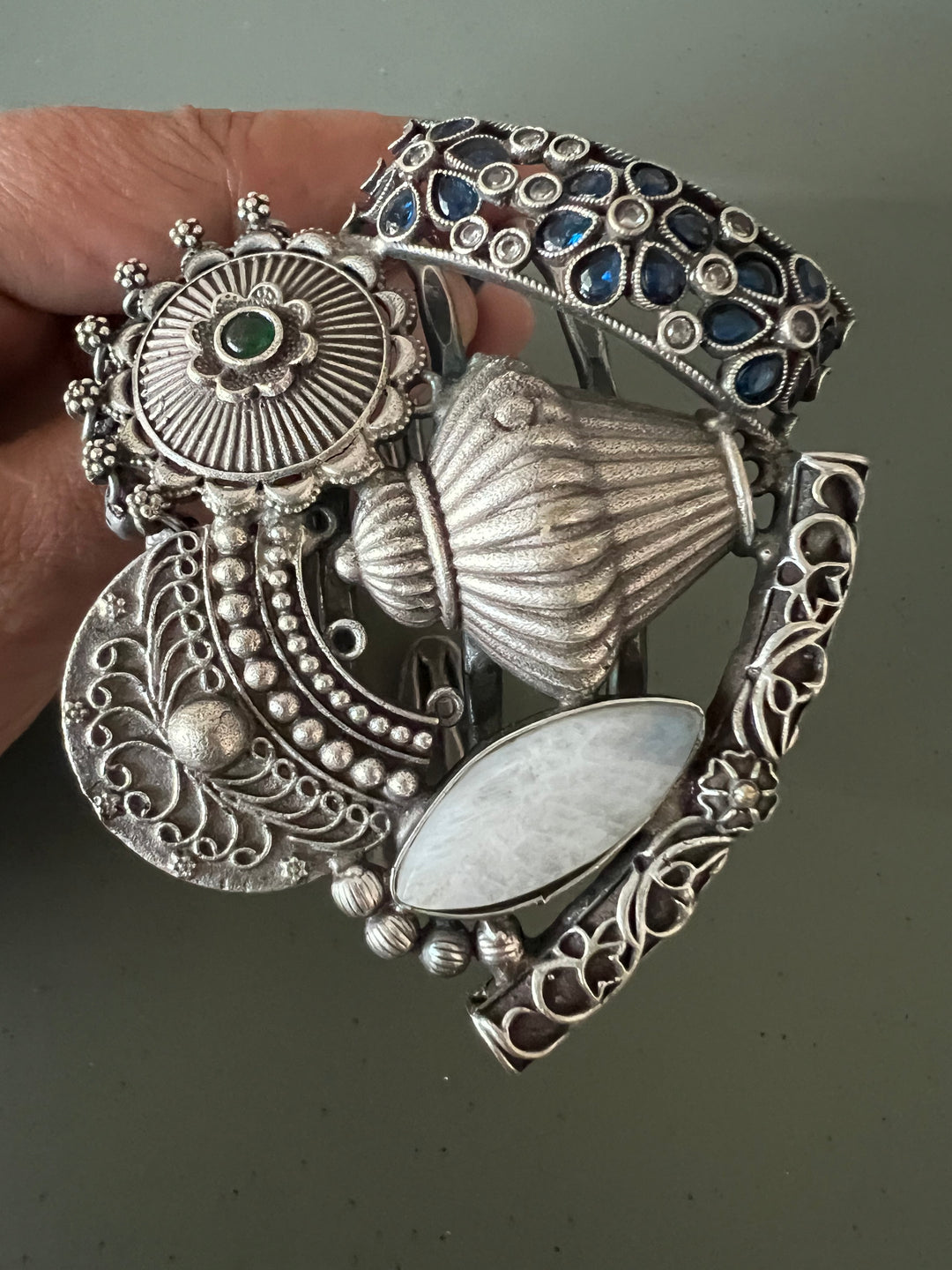 Elegant Fusion Handcuff - Premium Brass & Stone Craftsmanship