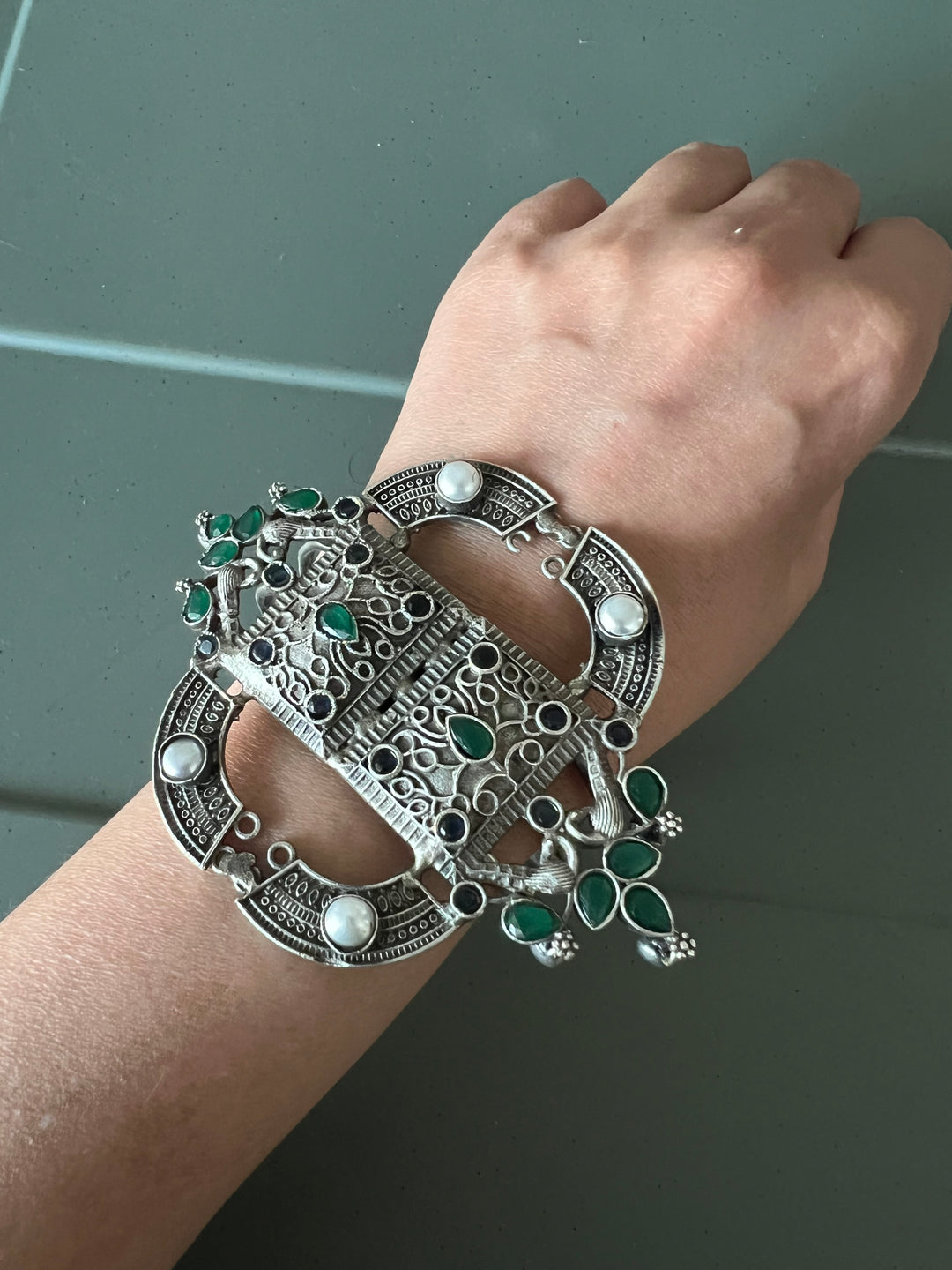 Elegant Fusion Handcuff - Premium Brass & Stone Craftsmanship