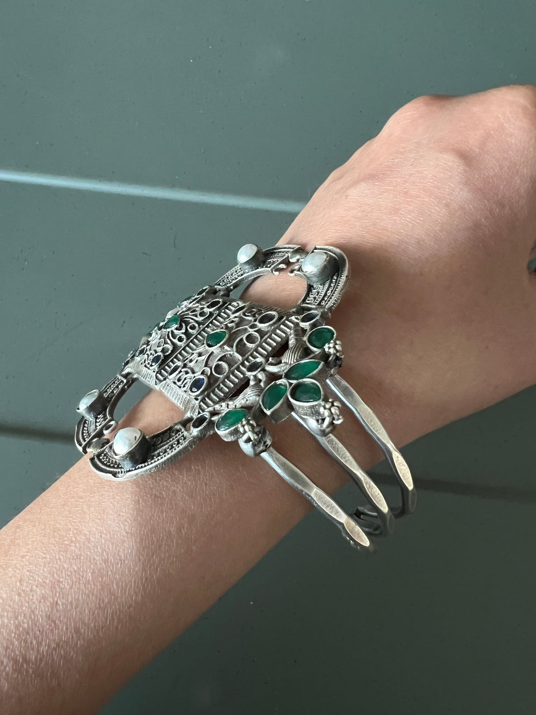 Elegant Fusion Handcuff - Premium Brass & Stone Craftsmanship