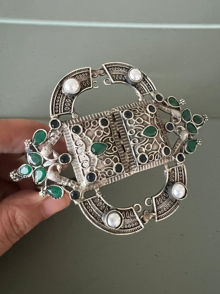 Elegant Fusion Handcuff - Premium Brass & Stone Craftsmanship