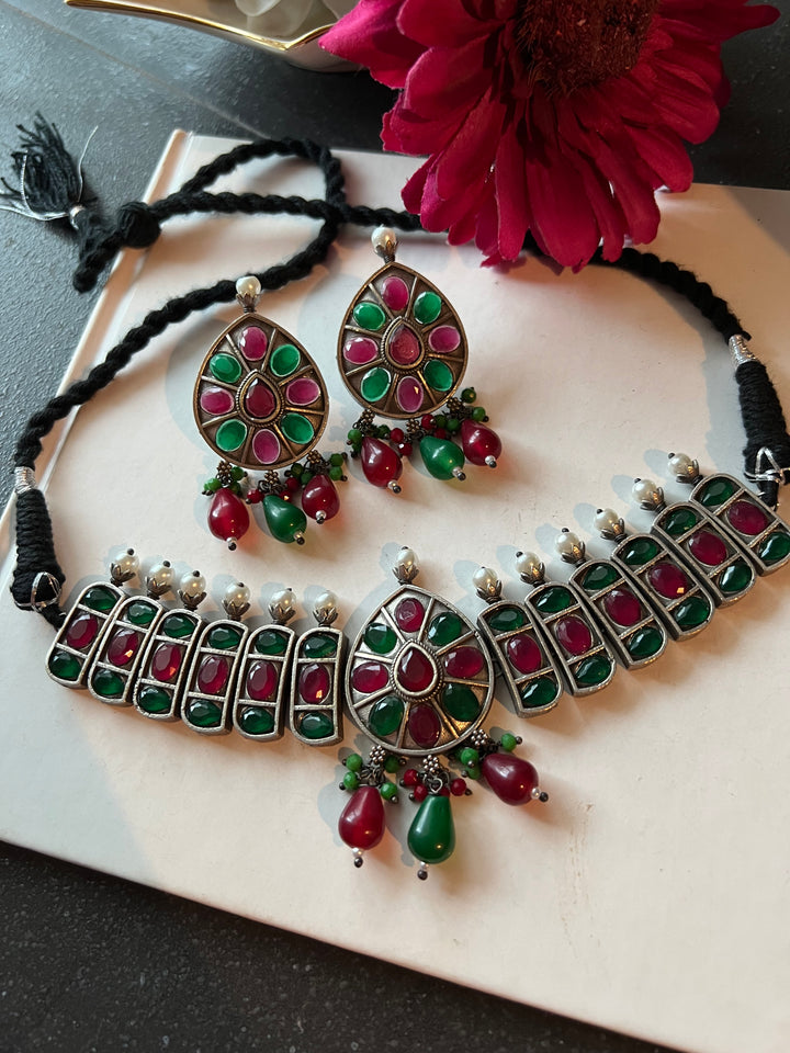 Elegant Red and Green Statement Necklace with Earrings