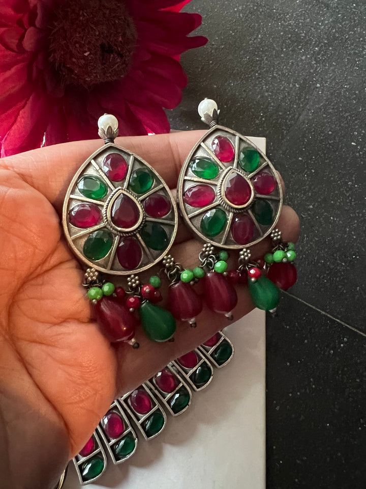 Elegant Red and Green Statement Necklace with Earrings
