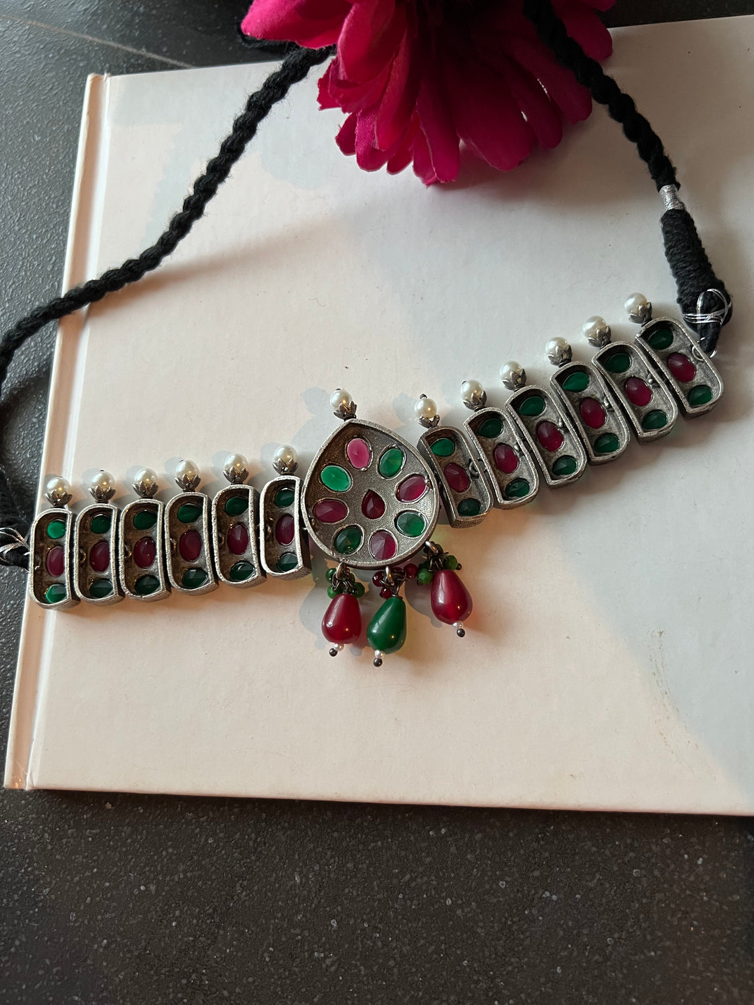 Elegant Red and Green Statement Necklace with Earrings