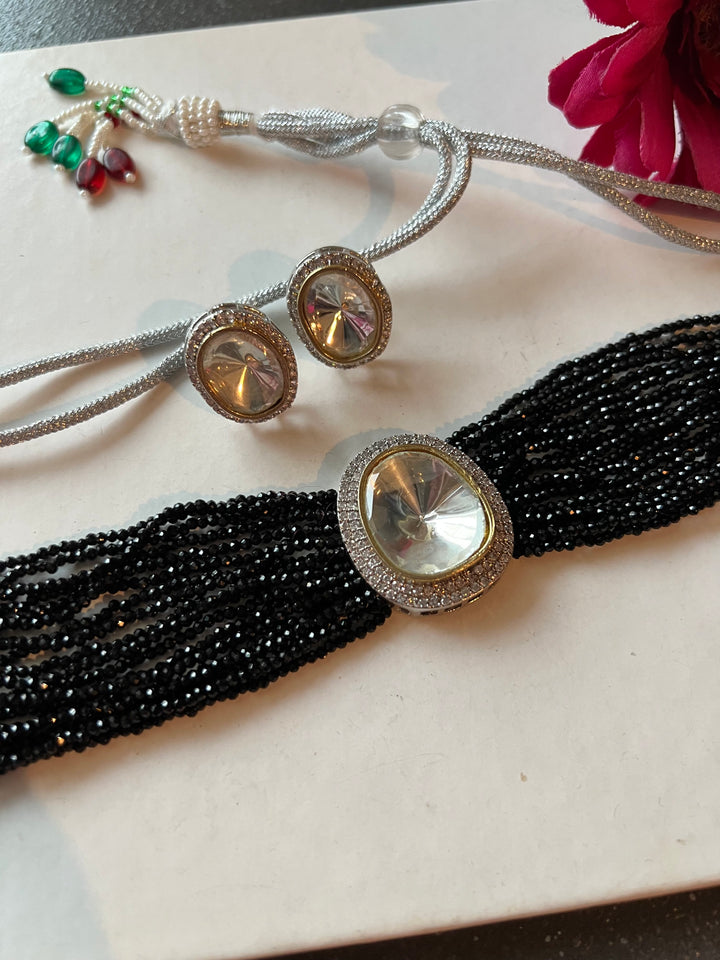 Minimalist Victorian Kundan Choker with Studs