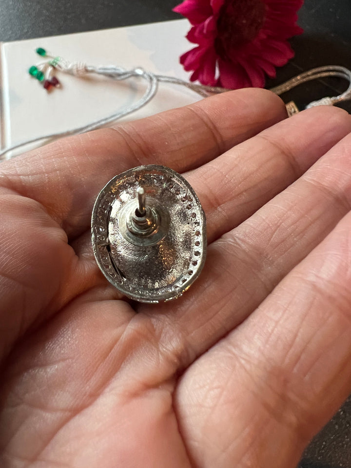 Minimalist Victorian Kundan Choker with Studs