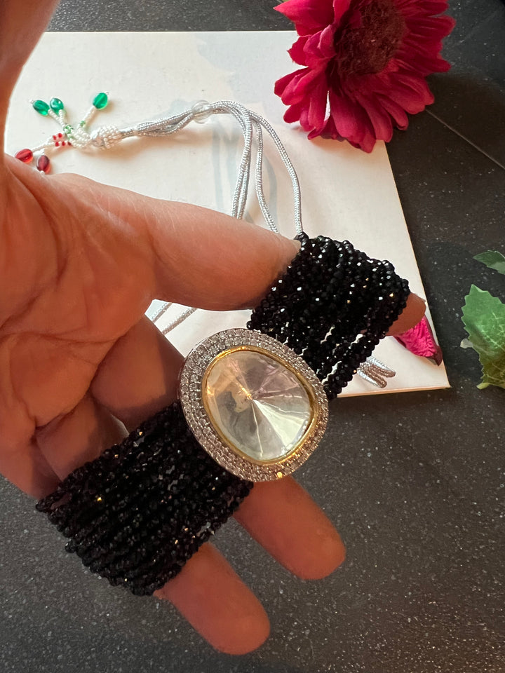 Minimalist Victorian Kundan Choker with Studs