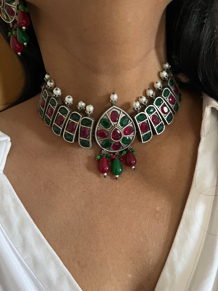 Elegant Red and Green Statement Necklace with Earrings