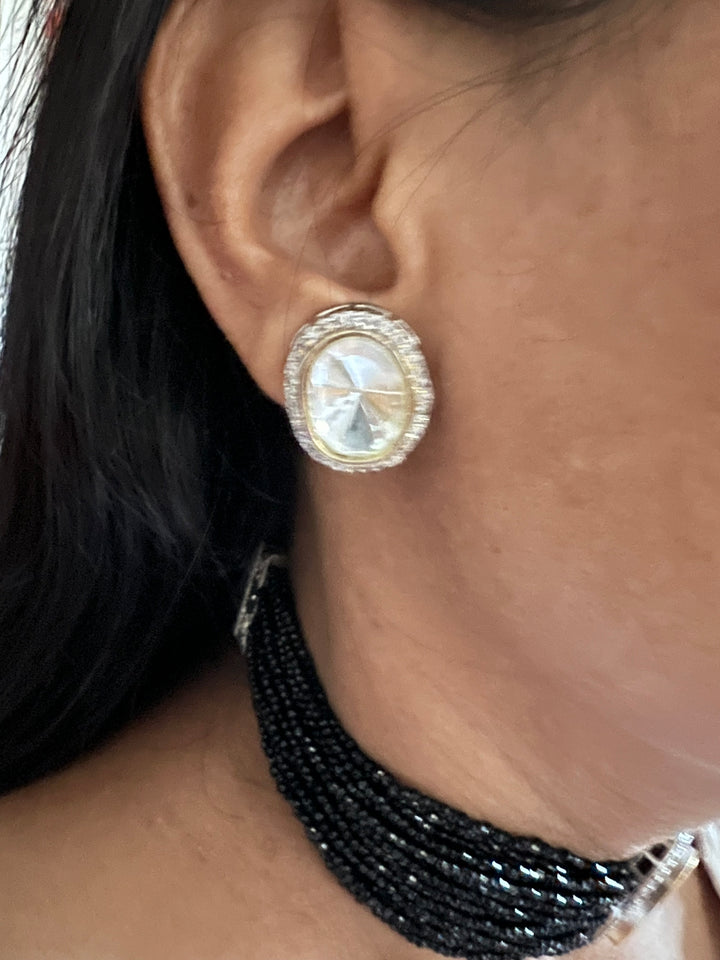 Minimalist Victorian Kundan Choker with Studs