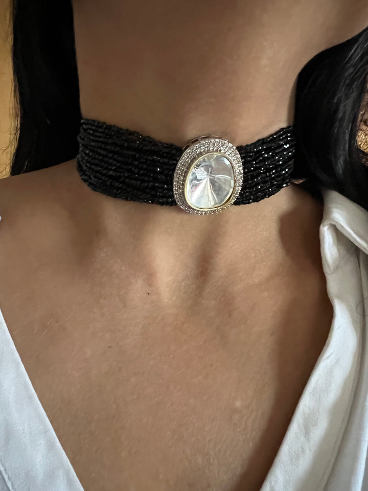 Minimalist Victorian Kundan Choker with Studs