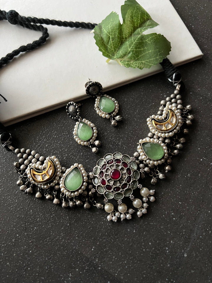 Vintage Artistic Choker with Earrings