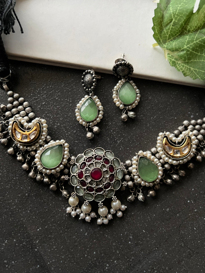 Vintage Artistic Choker with Earrings