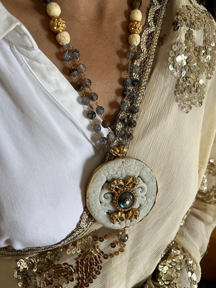 Exquisite Pendant Necklace Set - A Masterpiece of Elegance