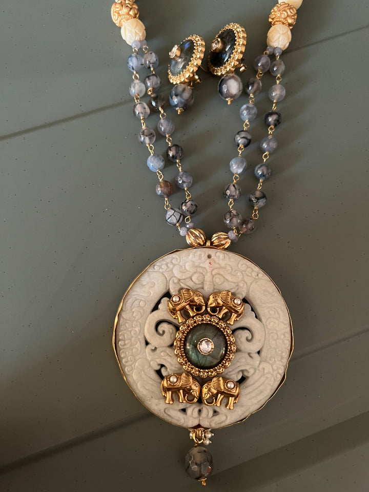 Exquisite Pendant Necklace Set - A Masterpiece of Elegance