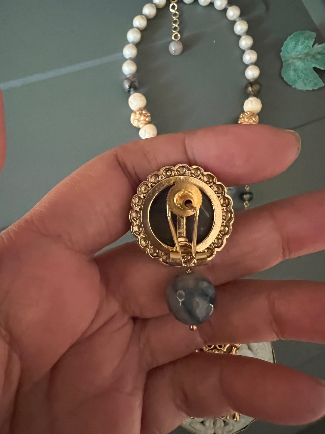 Exquisite Pendant Necklace Set - A Masterpiece of Elegance