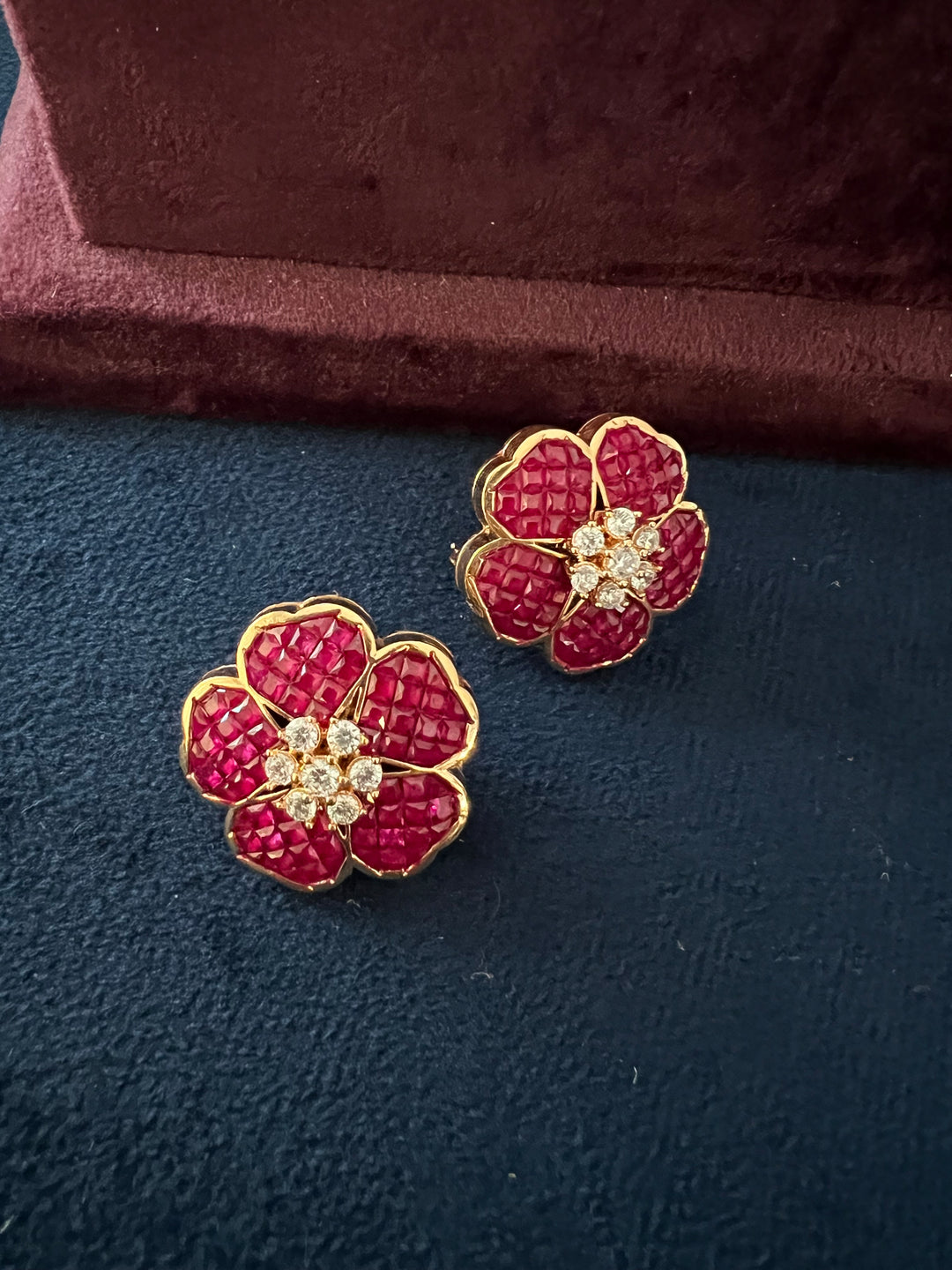 Exquisite Pendant Necklace Set - A Masterpiece of Elegance